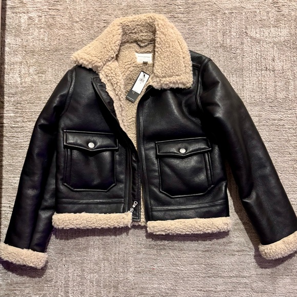 Banana Republic Women’s Faux Shearling Vegan Leather Bomber Jacket NWT Size XS - Picture 5 of 8
